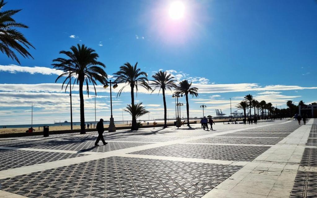 Holiday&Vacations Apartment On The Beach Valence Extérieur photo